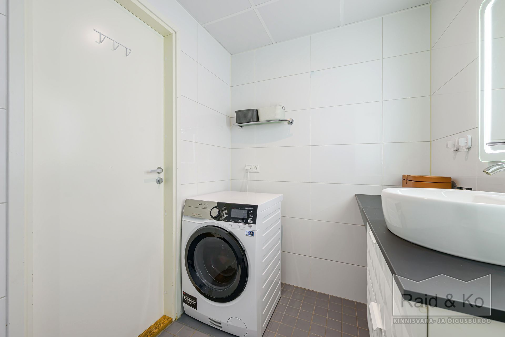 6a8d55dd10e837ab56d3a1728f6dcd9e63c661e93d80d.jpg Harju maakond, Tallinn, Haabersti linnaosa, Kakumäe, Vanakuu 5