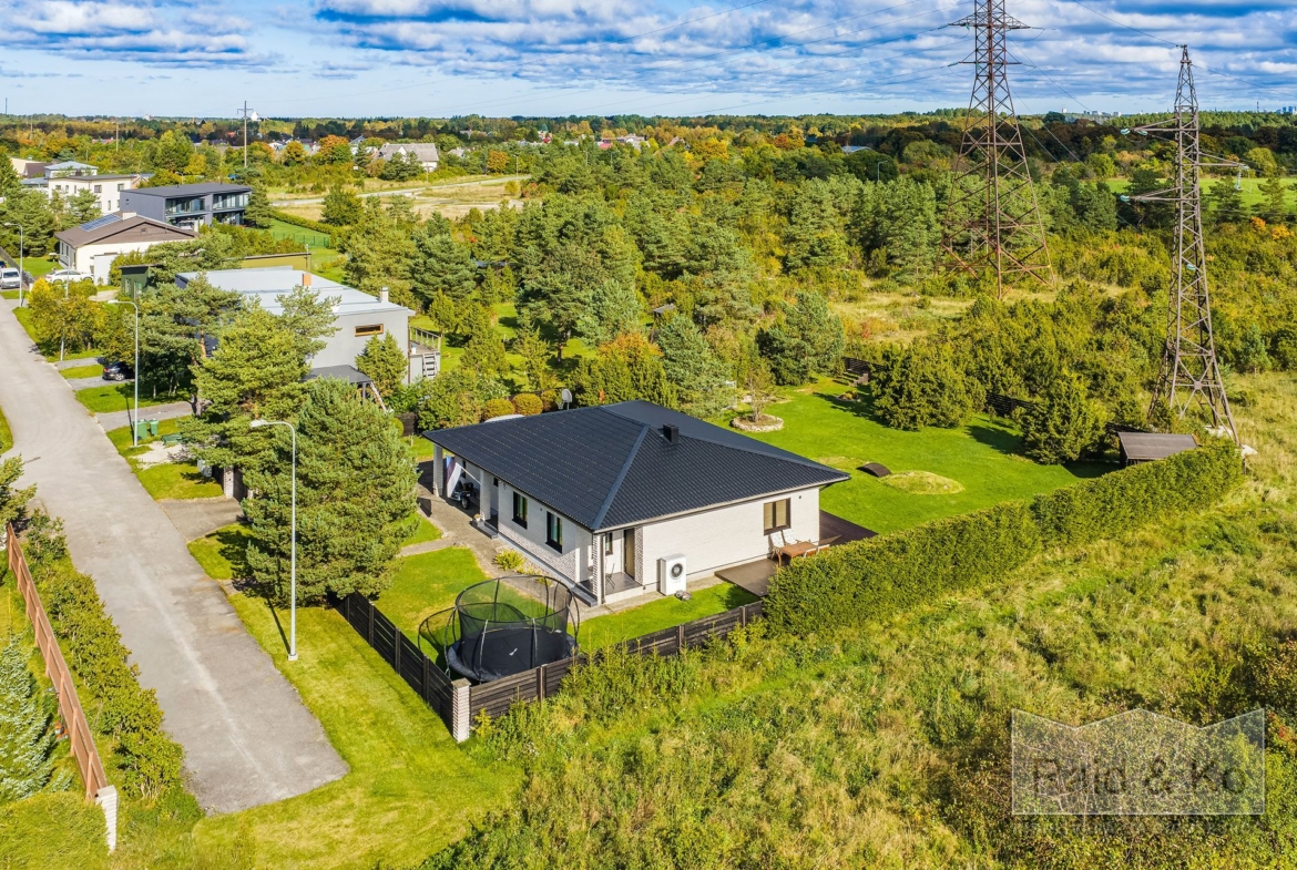 Harju maakond, Saue vald, Hüüru küla, Kadaka tee 15